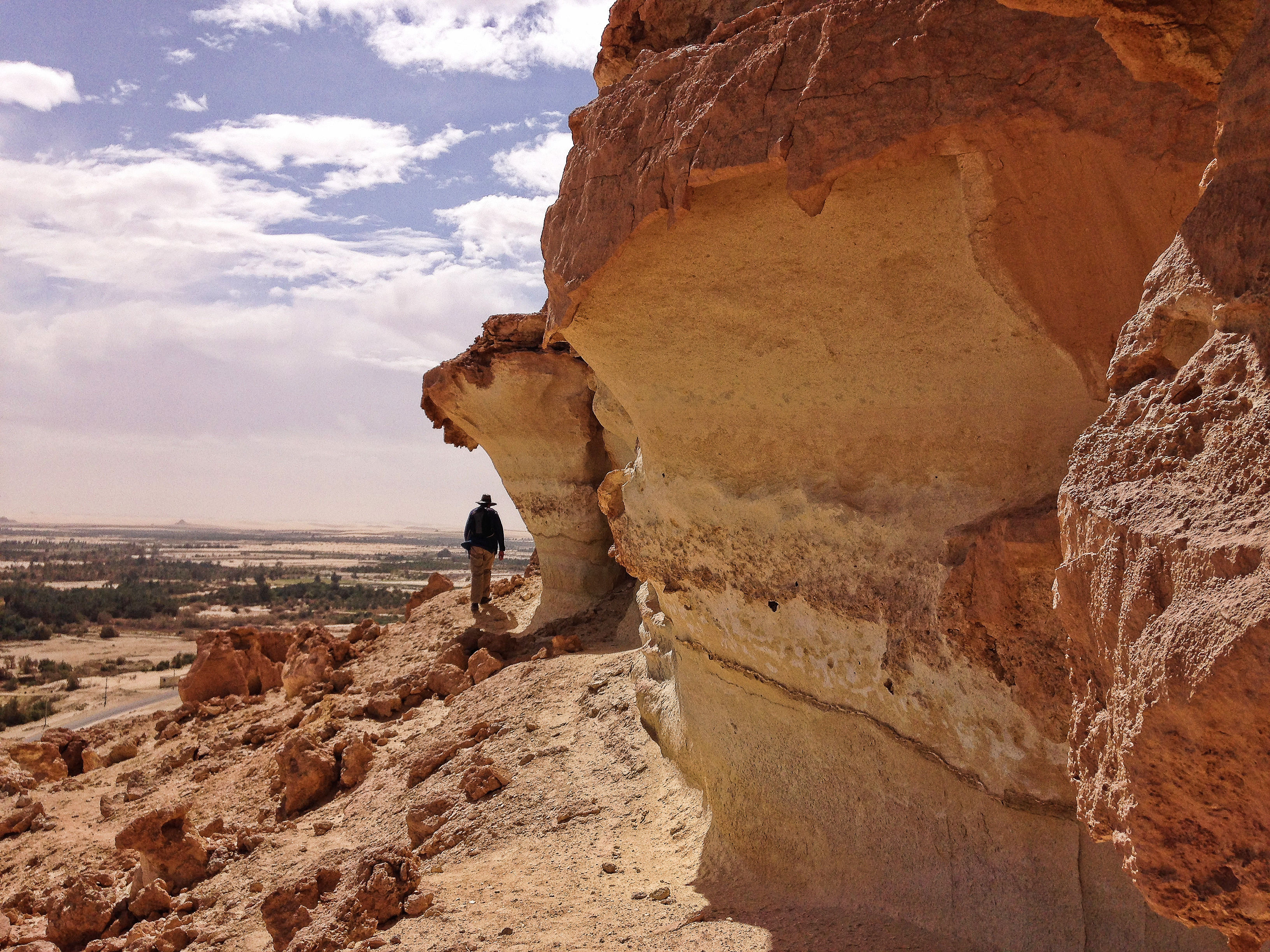 Alan walking around one of Gebel el Dakrur's peaks.