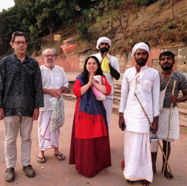 Alan and our Italian friends with three parikarmavasis in Maheshwar. These men are walking the pilgrimage barefoot.