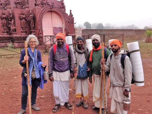 Parikramavasis with Aliza at tantric temple, Amarkantak, Madhya Pradesh